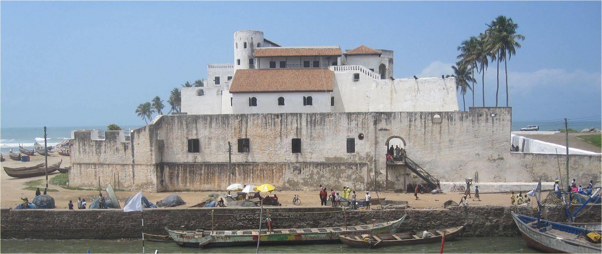 Coconut Grove Bridge House Hotel Elmina Exterior photo